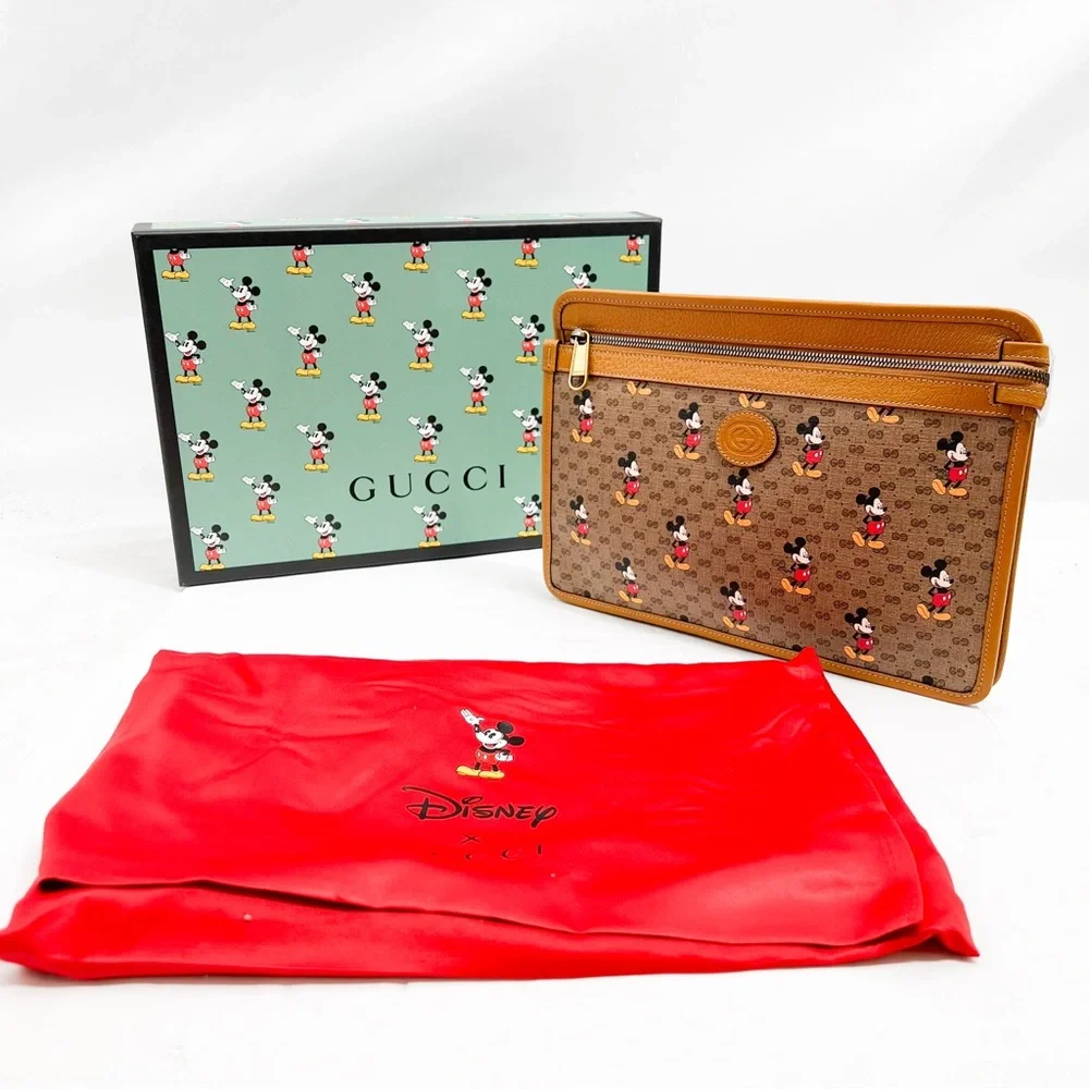 Gucci x Disney GG Supreme Mickey Mouse Pouch🔥🔥😳 - Picture 1 of 16